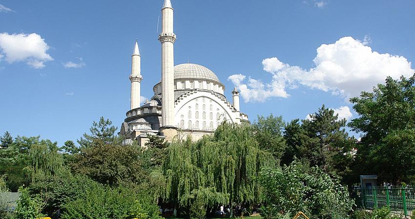 MERKEZİ EZAN SİSTEMİ KALDIRILMALI