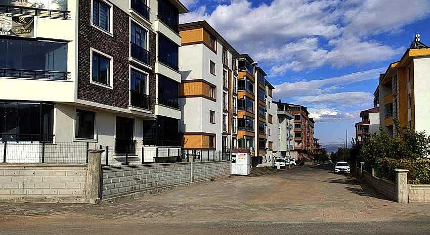 BOZUK KALDIRIM YAPILDI