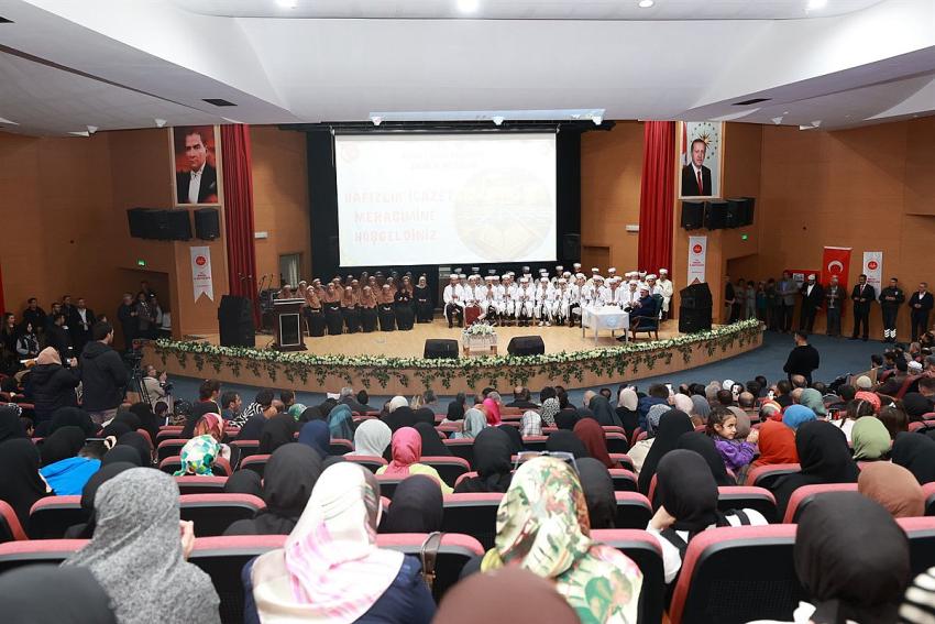 56 Hafız İcazet Aldı